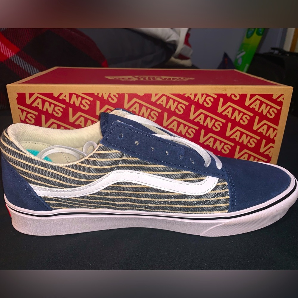 Great condition, Bought and never taken out of the box, brand new.